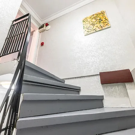 Bed & Breakfast Taksim Dora 4*