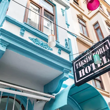 Taksim Dora Couette-café 4*