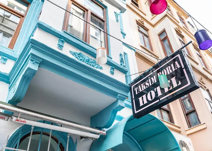 Taksim Dora Couette-café 4*