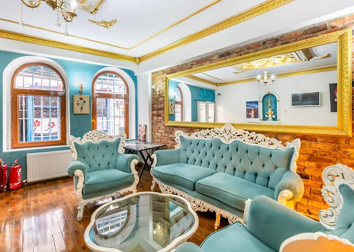 Taksim Dora Couette-café 4*