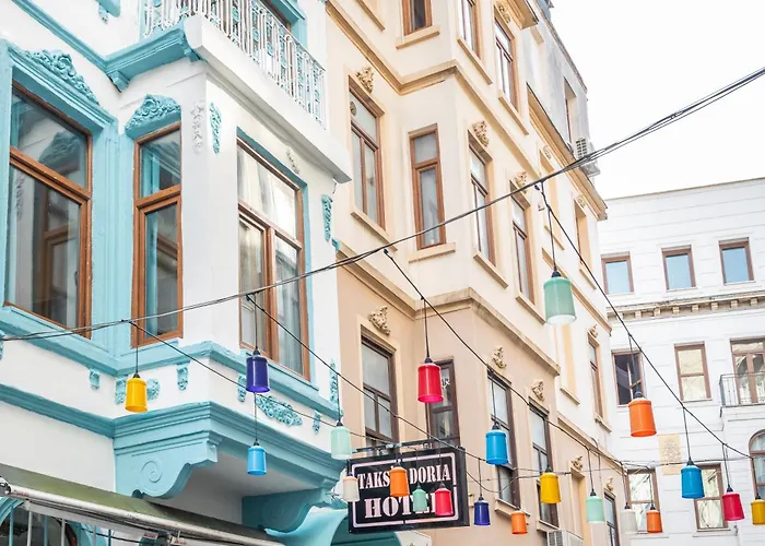 Couette-café Taksim Dora 4*