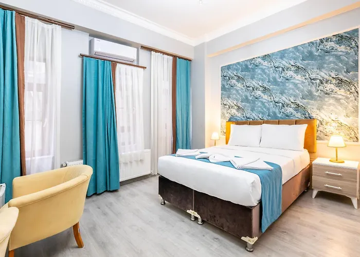 Taksim Dora Couette-café 4*