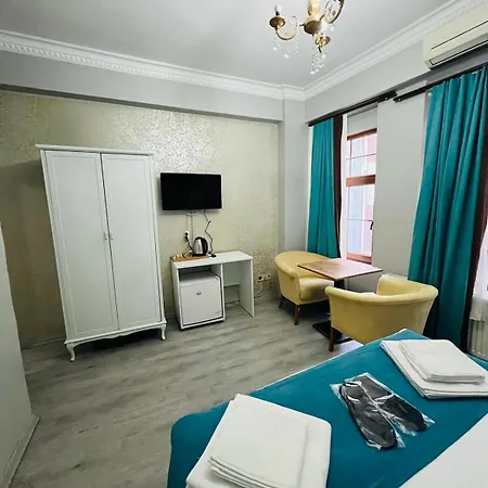 Frühstückspension Taksim Dora 4*